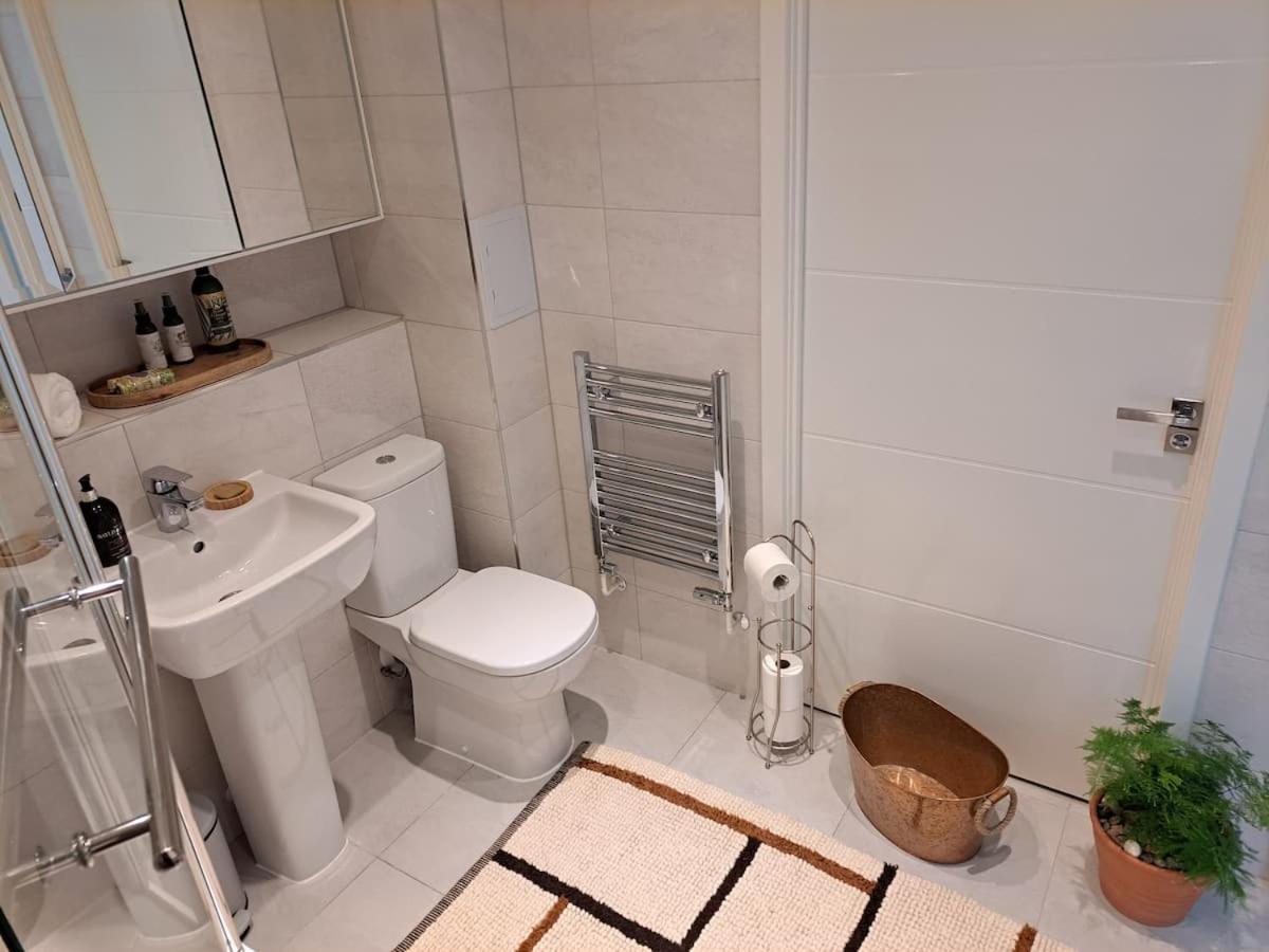 Cozy Double Room With Large En Suite Near Canary Wharf London With Amazing Views In A Shared Apartment エクステリア 写真