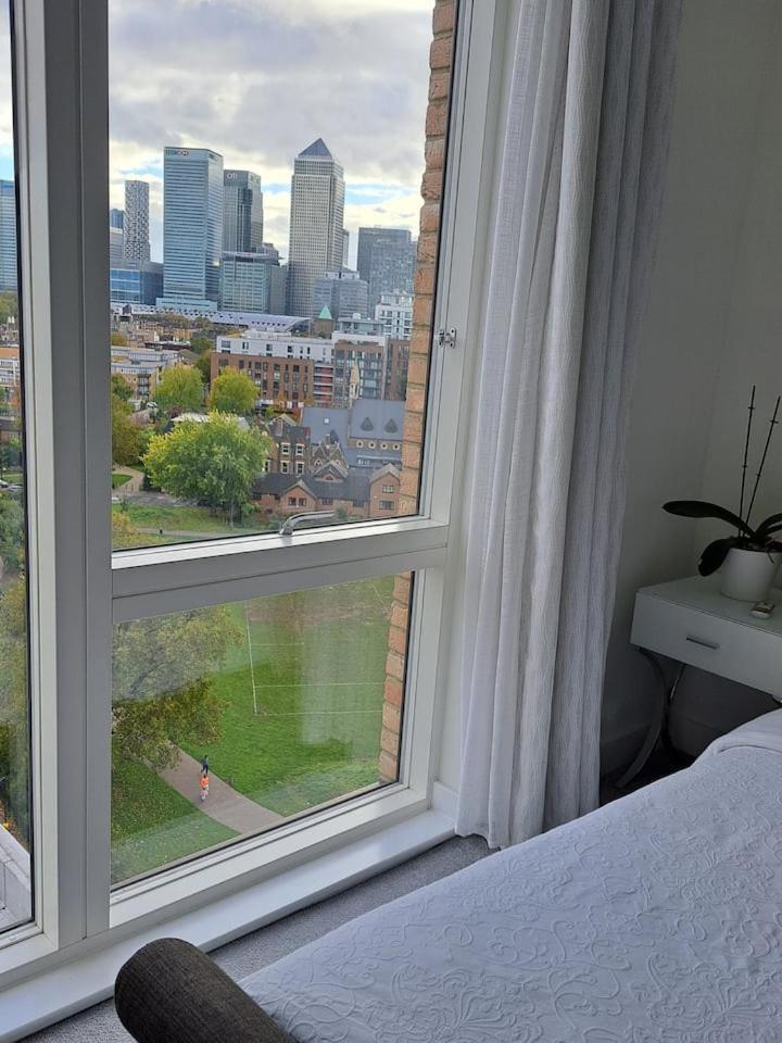 Cozy Double Room With Large En Suite Near Canary Wharf London With Amazing Views In A Shared Apartment エクステリア 写真