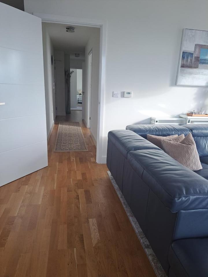 Cozy Double Room With Large En Suite Near Canary Wharf London With Amazing Views In A Shared Apartment エクステリア 写真