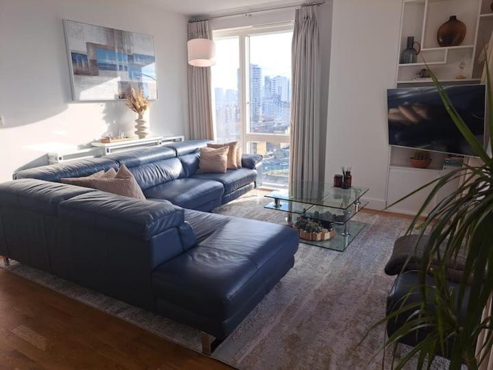 Cozy Double Room With Large En Suite Near Canary Wharf London With Amazing Views In A Shared Apartment エクステリア 写真