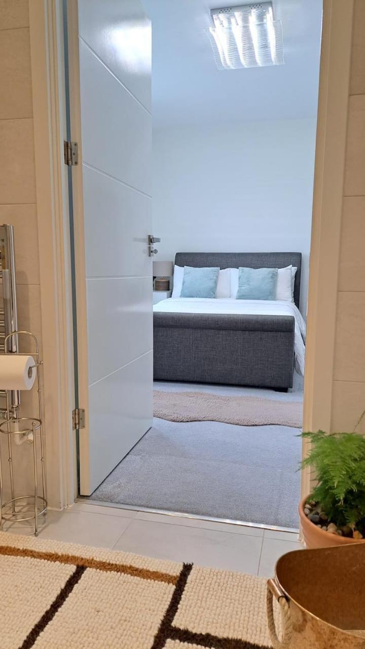 Cozy Double Room With Large En Suite Near Canary Wharf London With Amazing Views In A Shared Apartment エクステリア 写真